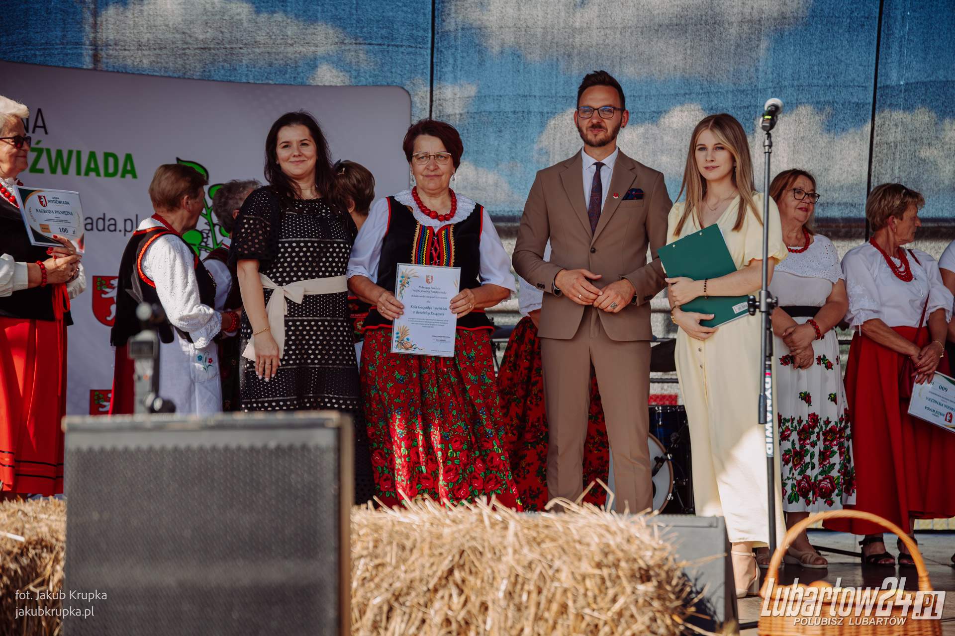Dożynki w Niedźwiadzie