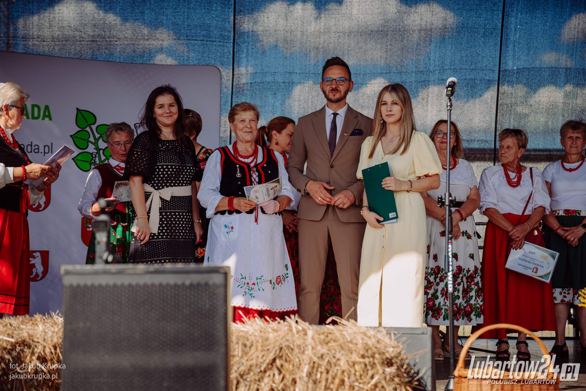 Dożynki w Niedźwiadzie