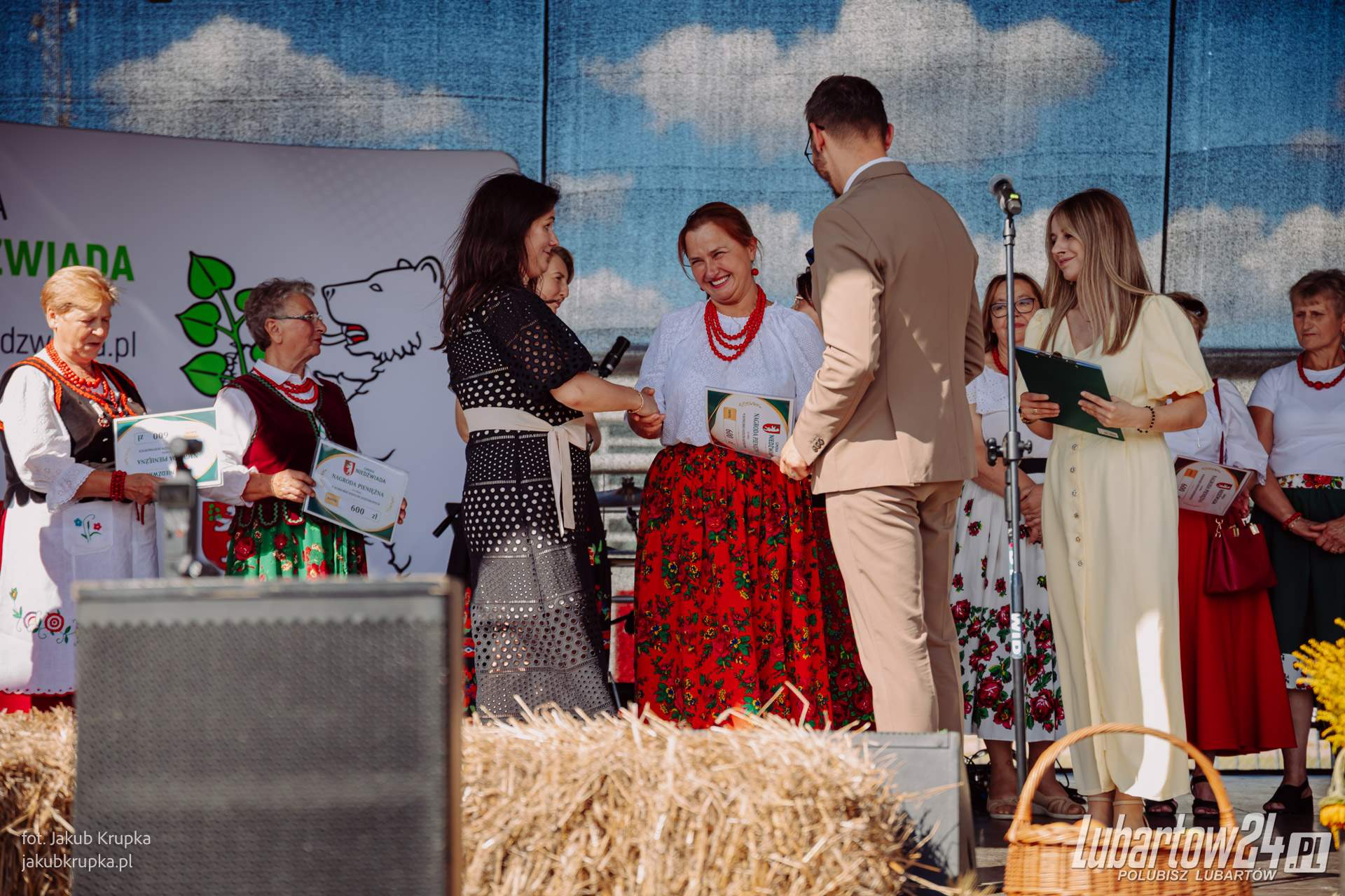 Dożynki w Niedźwiadzie