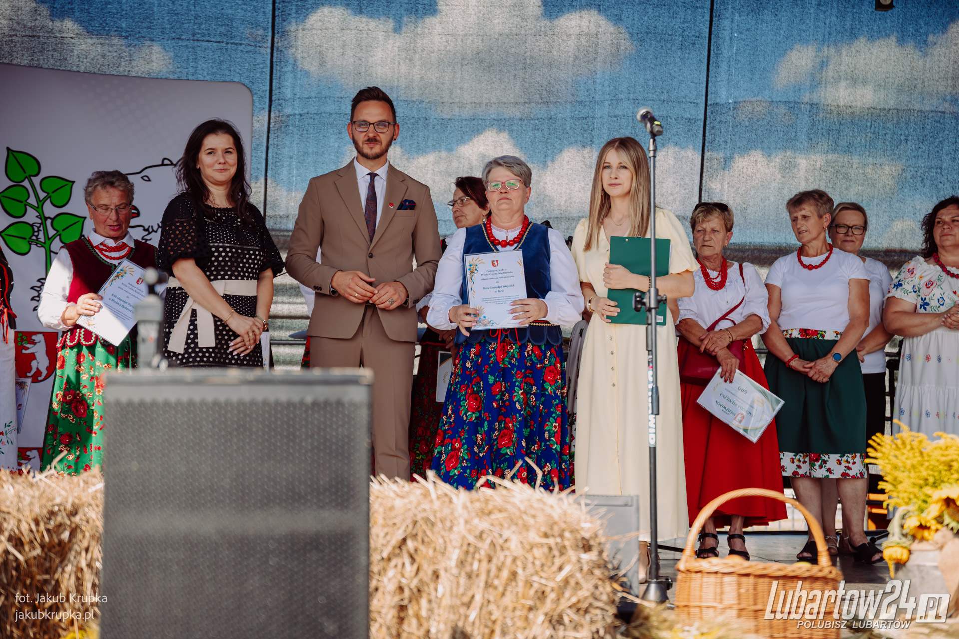 Dożynki w Niedźwiadzie