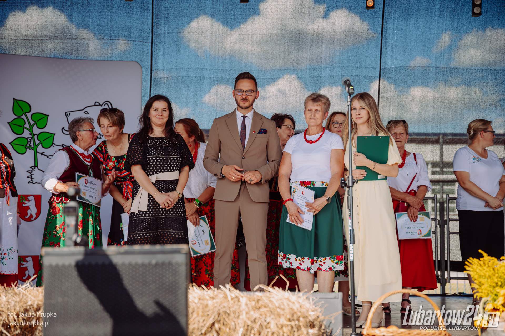 Dożynki w Niedźwiadzie