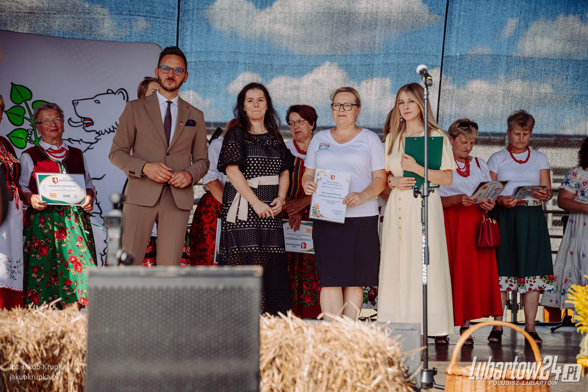 Dożynki w Niedźwiadzie
