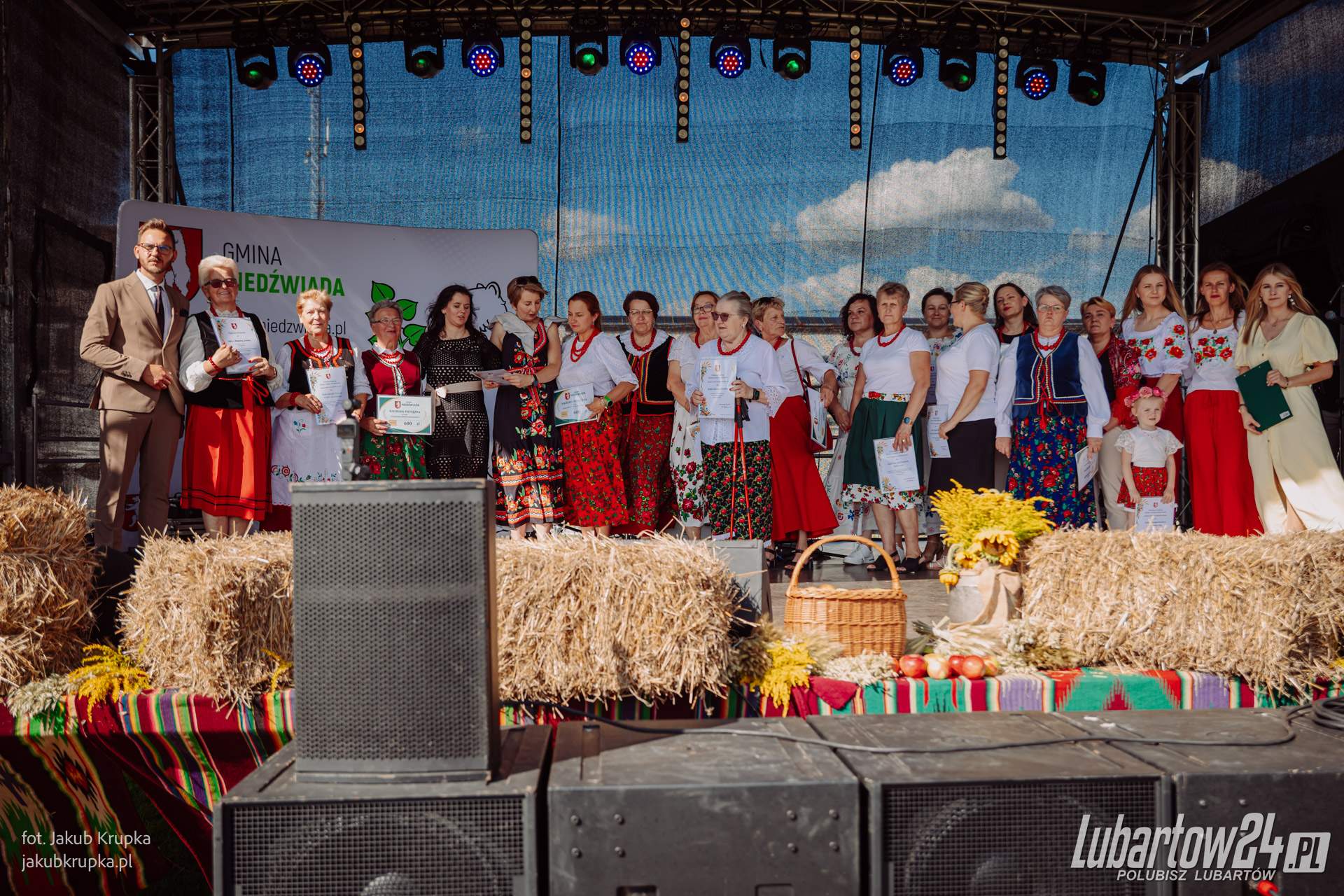 Dożynki w Niedźwiadzie