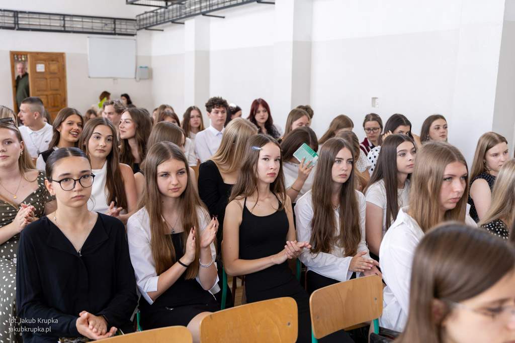 uroczyste zakończenie roku szkolnego w II LO