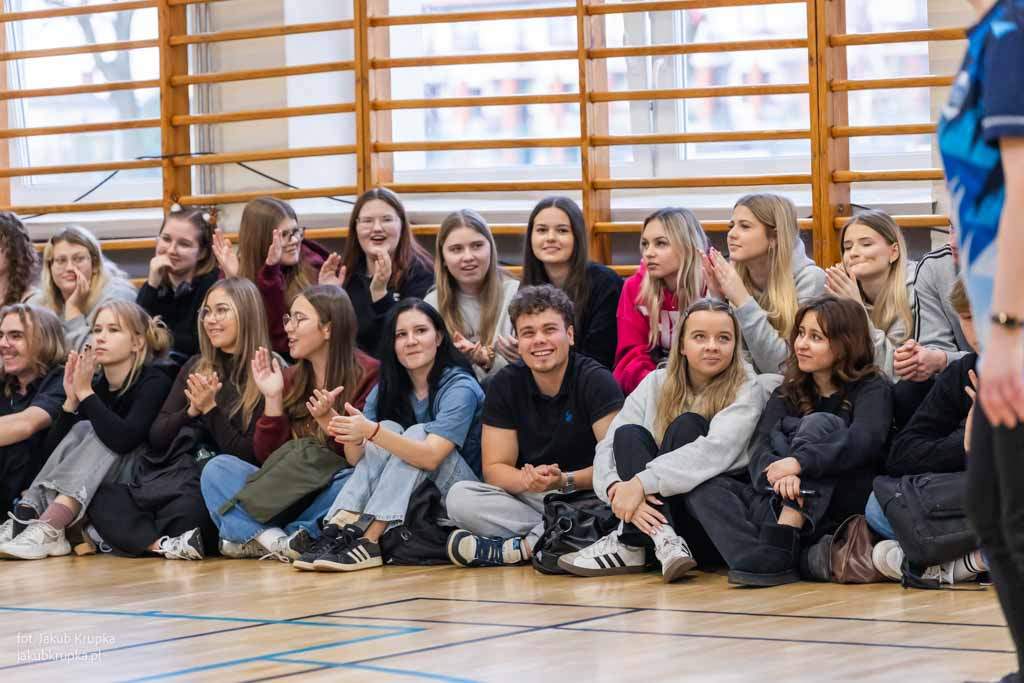 charytatywny dzień w II LO