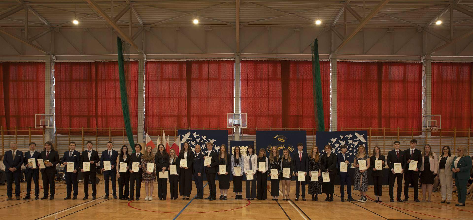 usłyszeli ostatni dzwonek