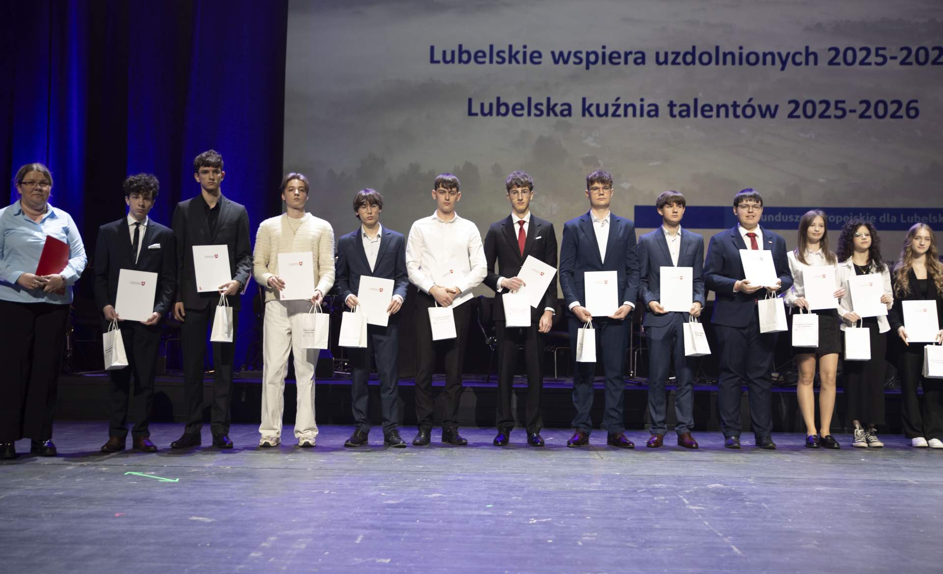 Stypendyści marszałka z ZS2