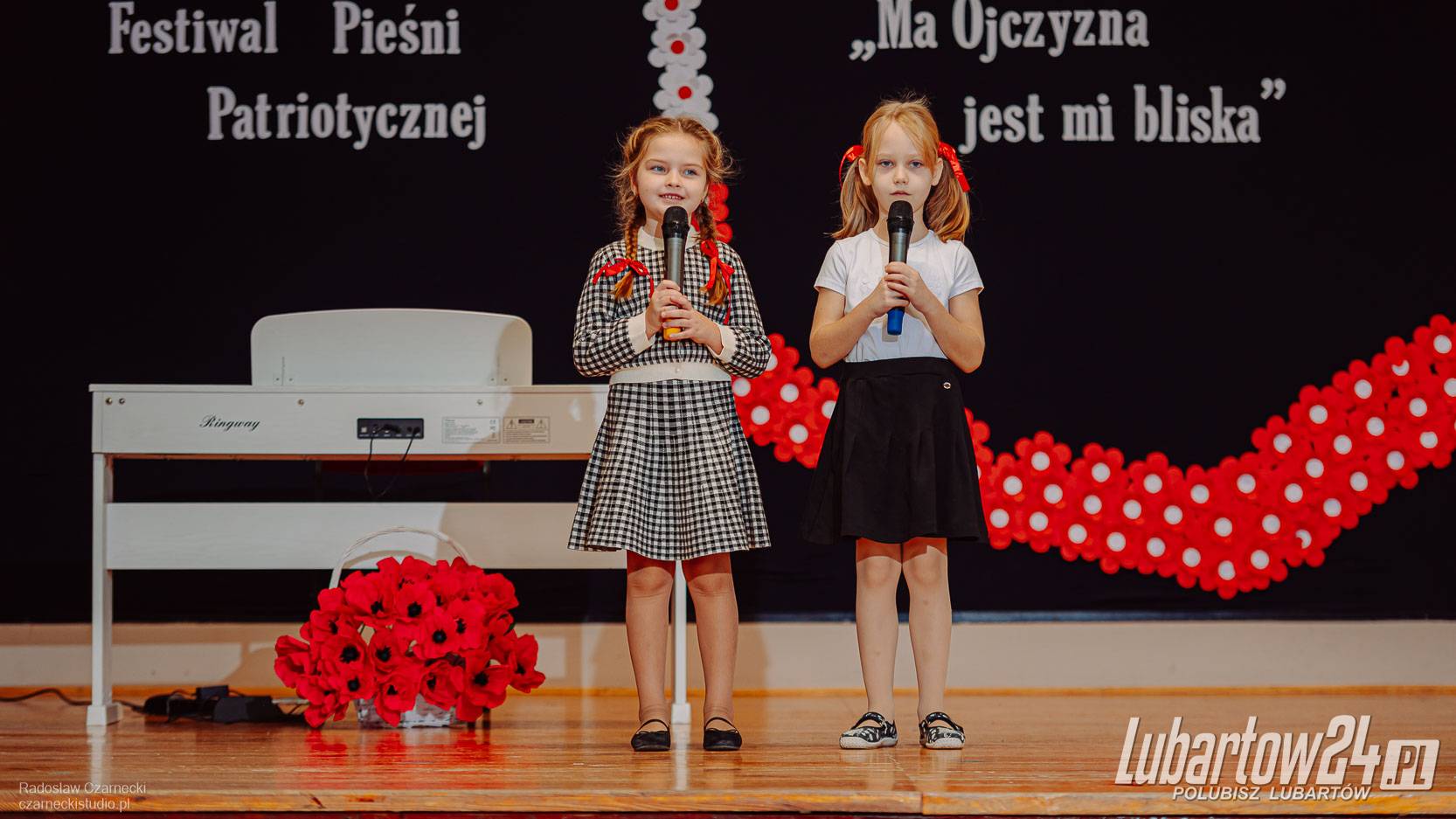 Młodzi patrioci na scenie