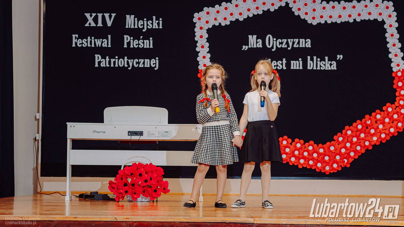 Młodzi patrioci na scenie