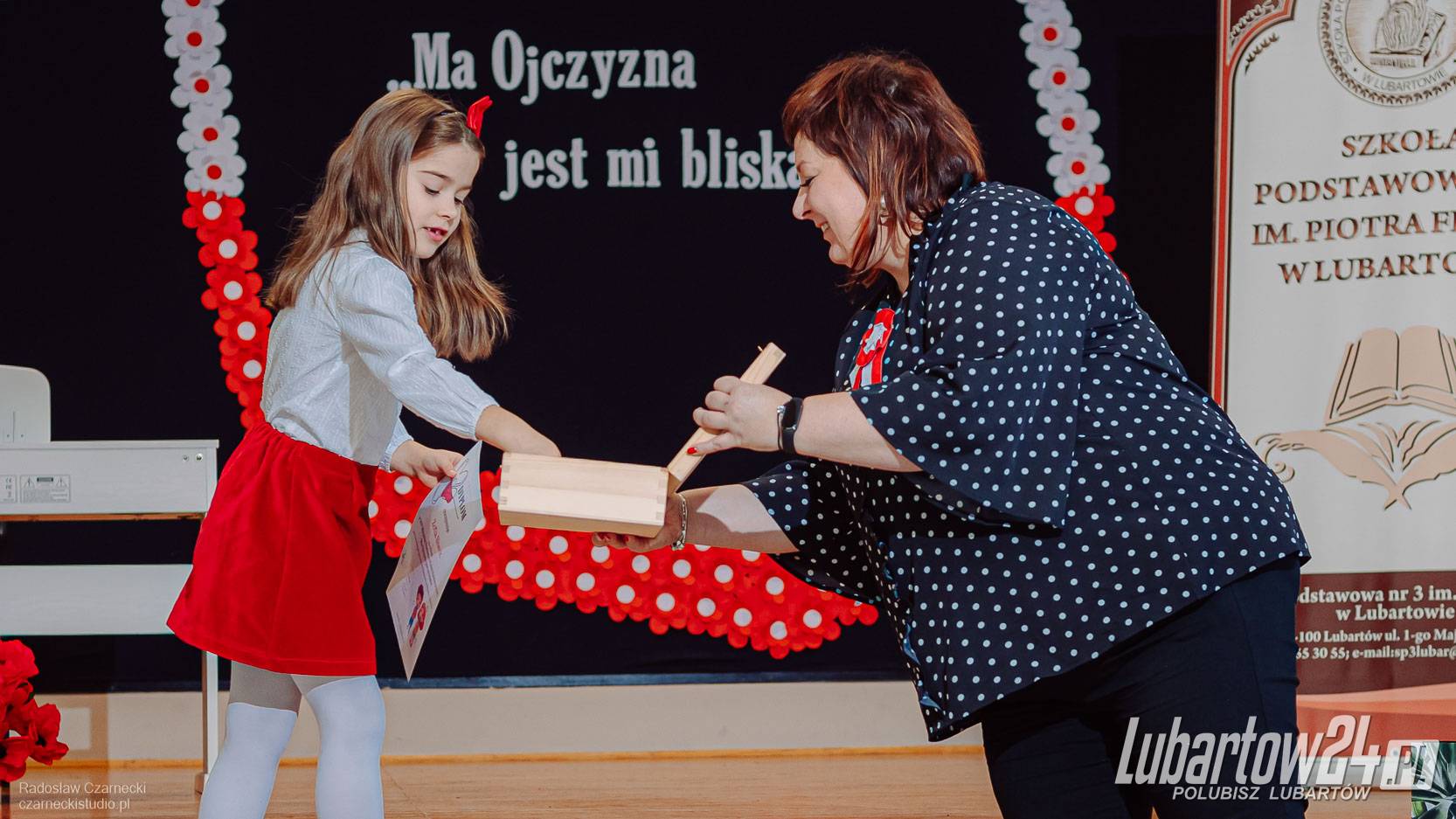Młodzi patrioci na scenie