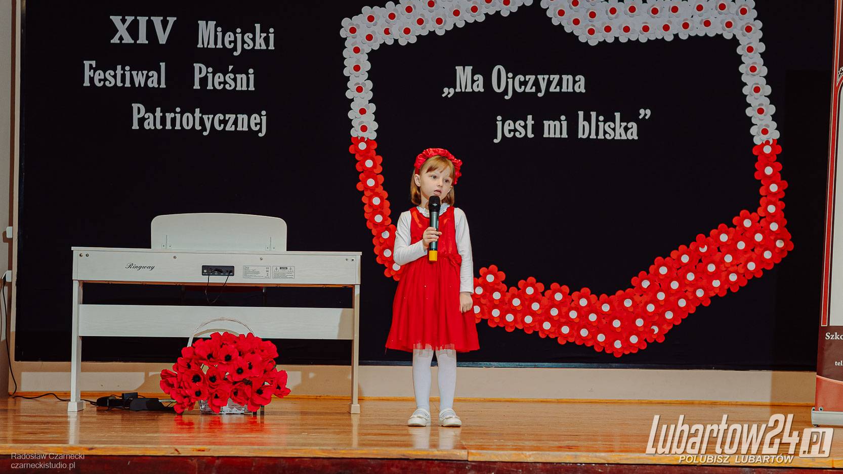 Młodzi patrioci na scenie