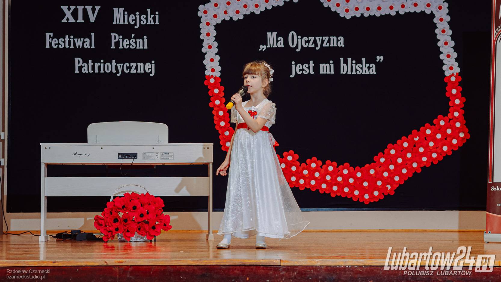 Młodzi patrioci na scenie