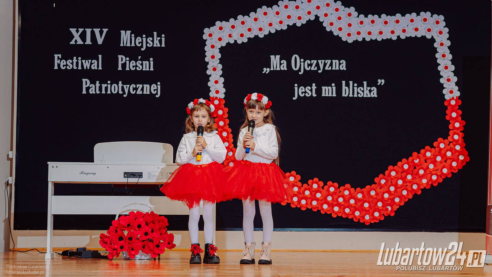 Młodzi patrioci na scenie
