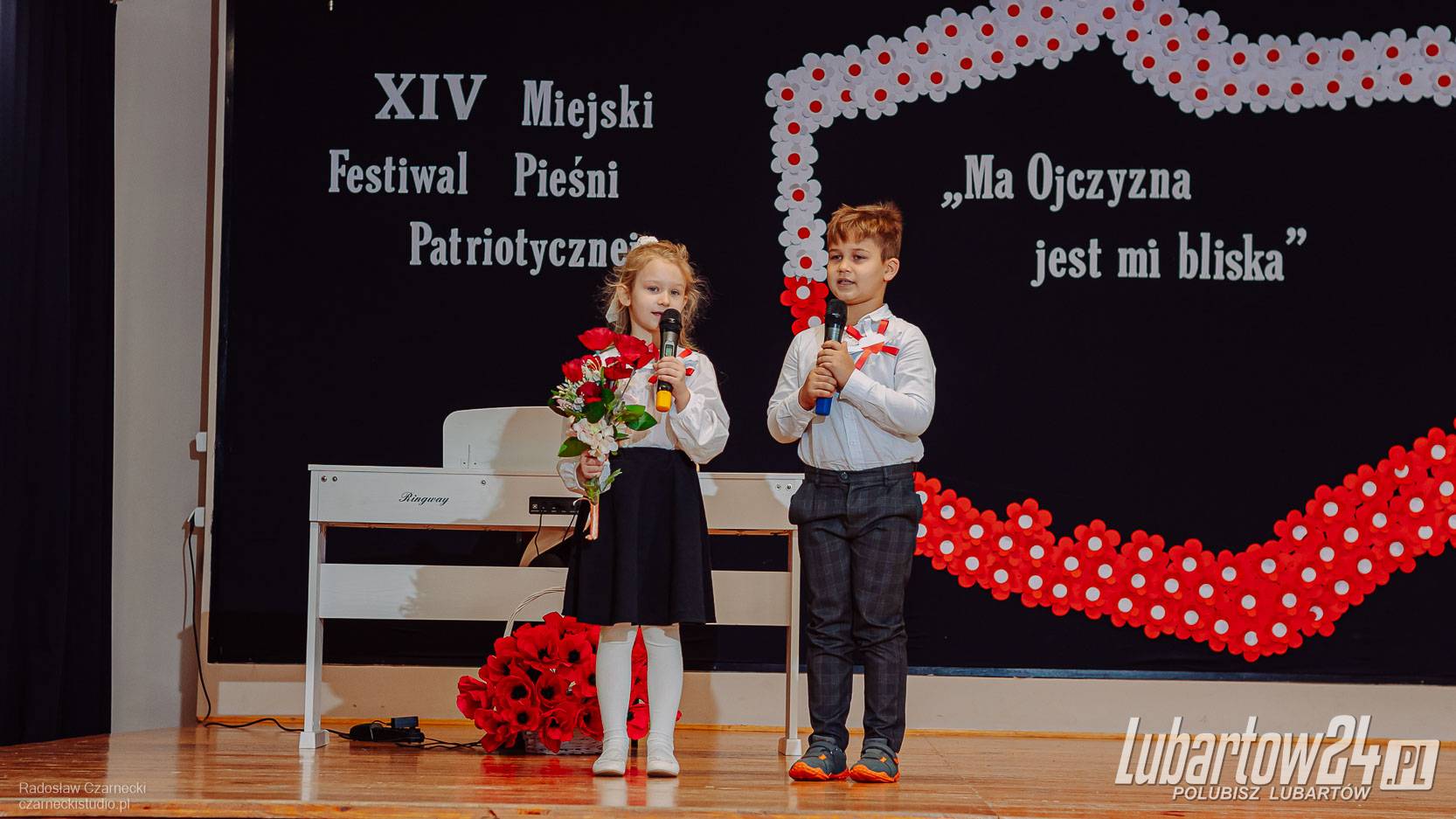 Młodzi patrioci na scenie
