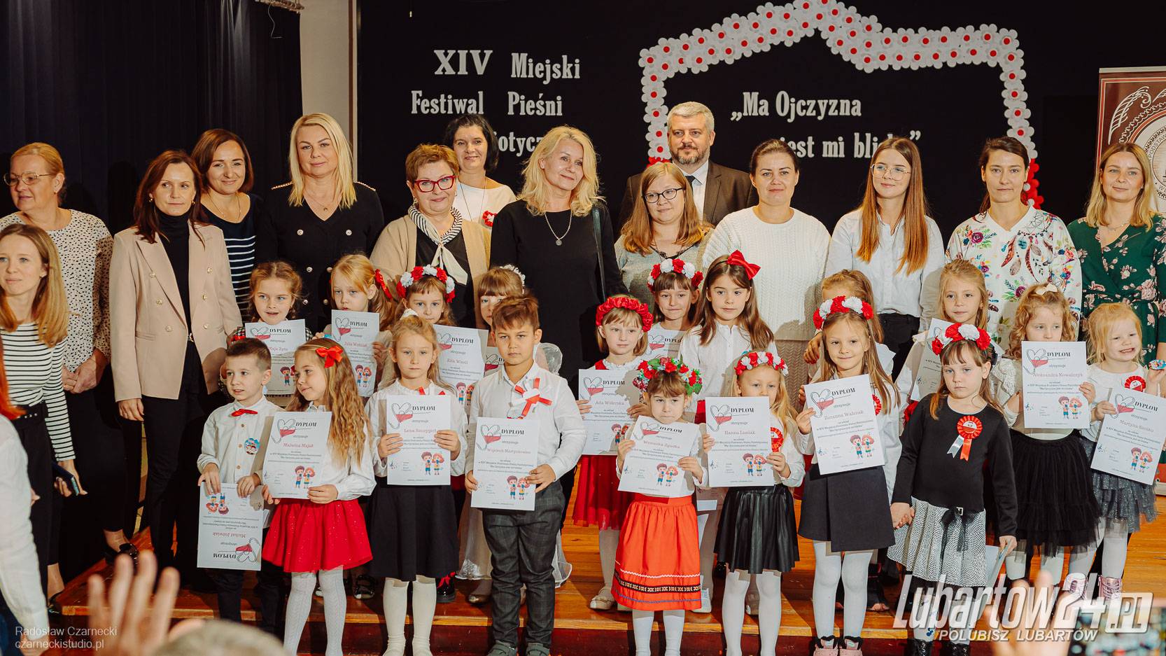 Młodzi patrioci na scenie