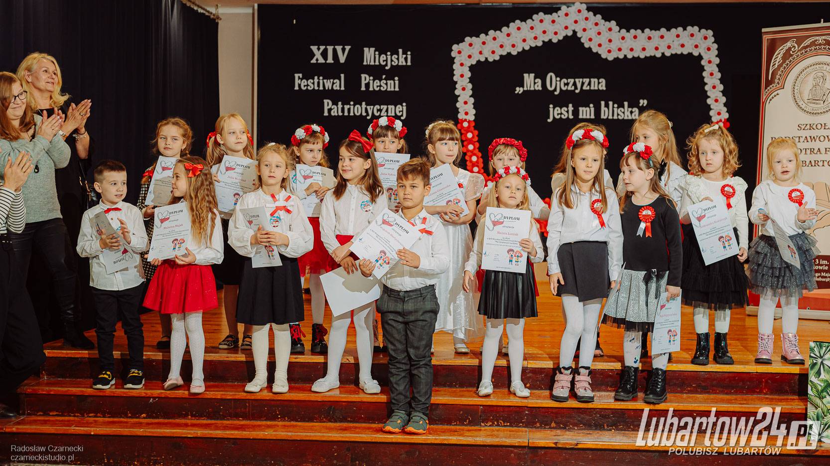 Młodzi patrioci na scenie