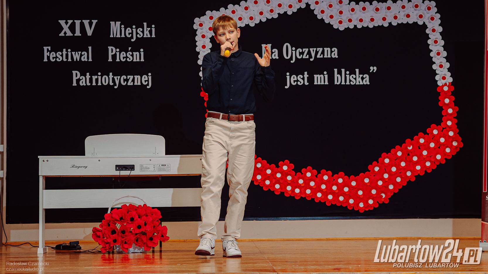 Młodzi patrioci na scenie