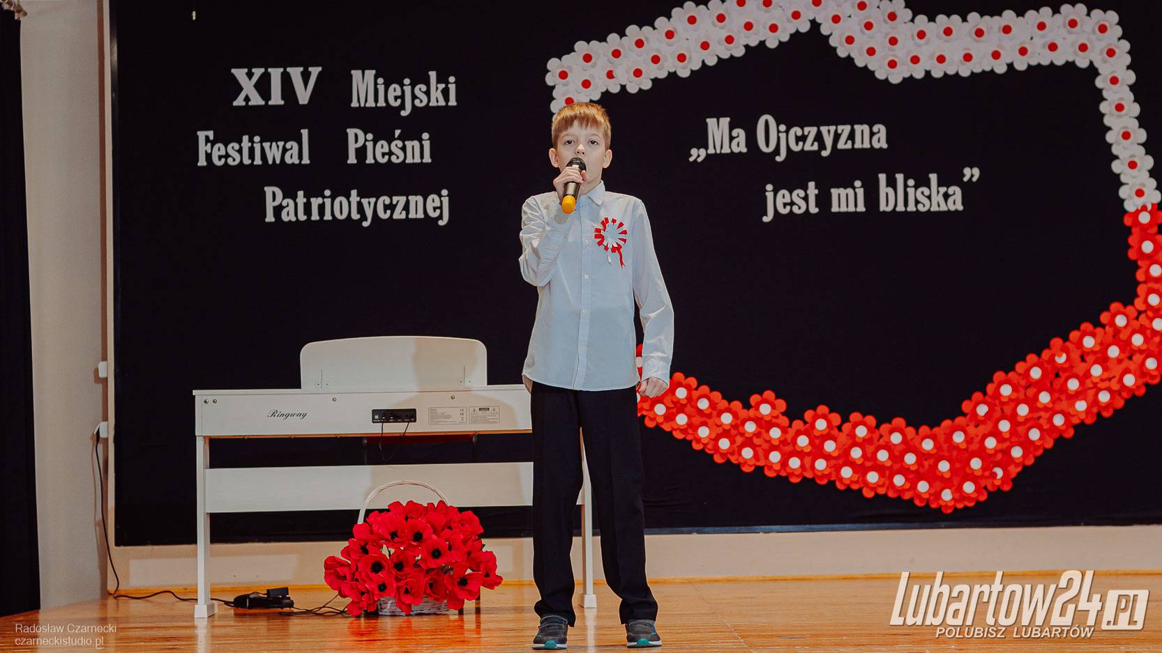 Młodzi patrioci na scenie