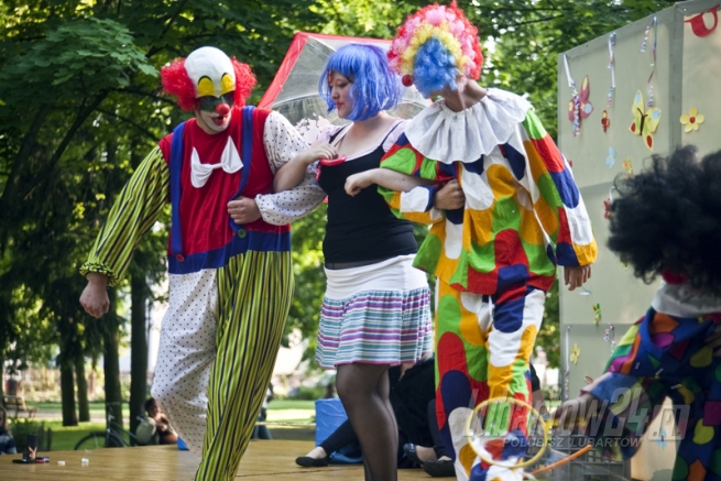 Patronat Lubartów24: Uliczny teatr w cyrkowej odsłonie w Firleju