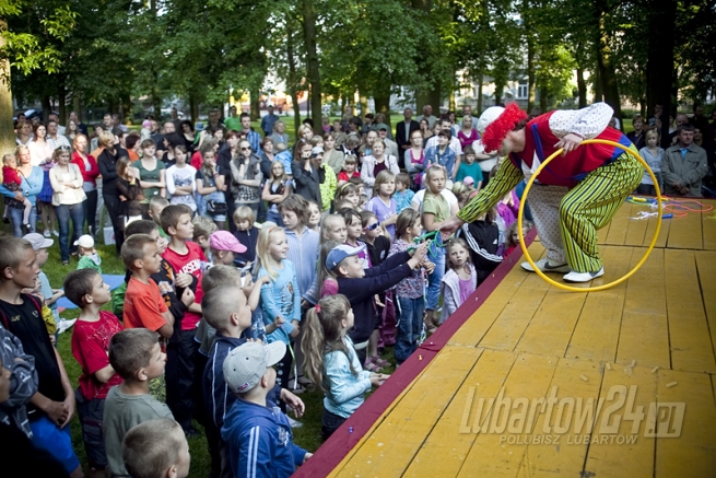 Patronat Lubartów24: Uliczny teatr w cyrkowej odsłonie w Firleju