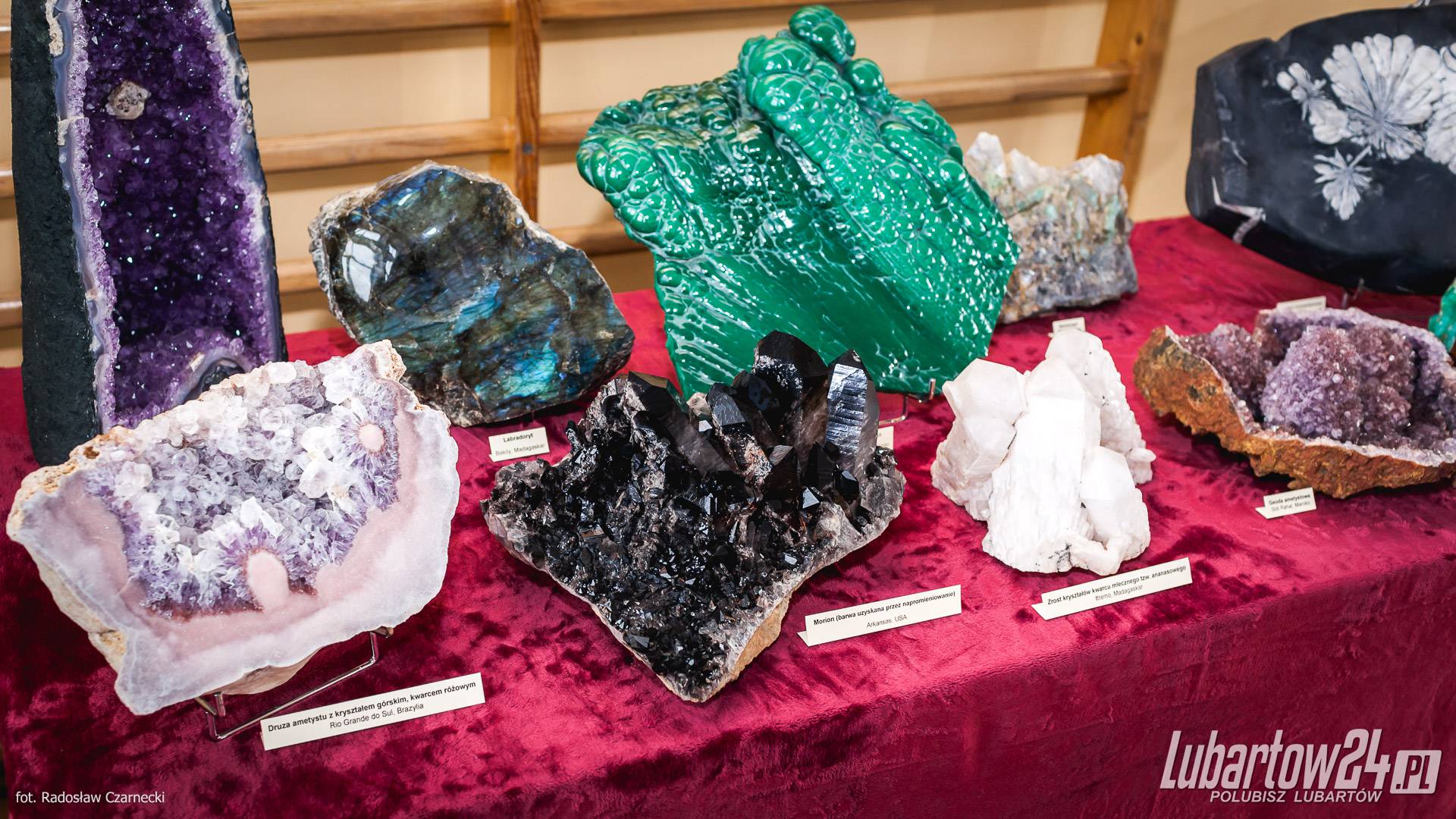 wystawa minerałów w Niedźwiadzie