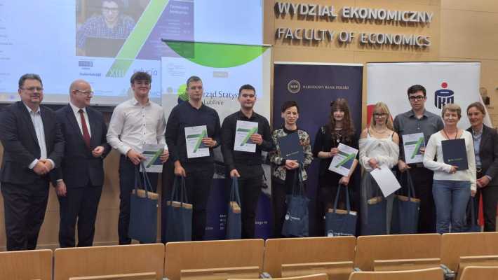 Sigma Kwadrat i uczniowie Zespołu Szkół nr 2 w Lubartowie