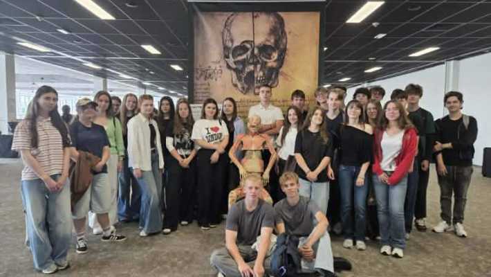 Nie tylko z podręcznika – uczniowie „Chopina” poznają anatomię na żywo