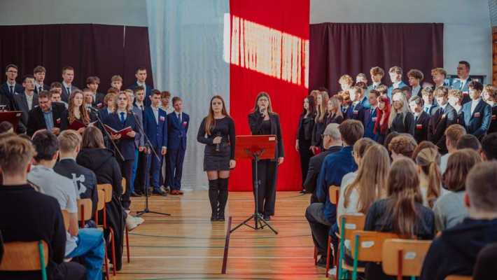 Święto Niepodległości z II LO