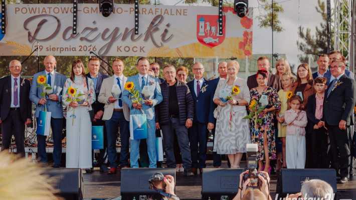 Wzorowi rolnicy powiatu lubartowskiego nagrodzeni podczas dożynek w Kocku