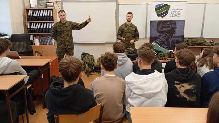 Spotkanie licealistów II LO z żołnierzami Wojskowego Centrum Rekrutacji w Lublinie