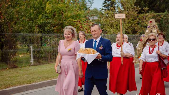 Korowód dożynkowy w Niedźwiadzie 2026