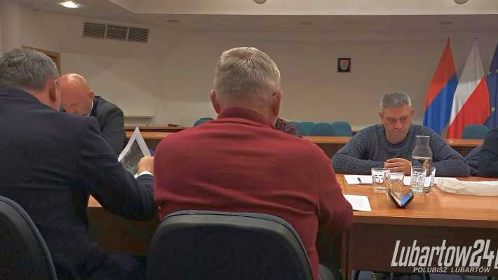 Trzy skargi na burmistrza Lubartowa. Komisja: wszystkie bezzasadne