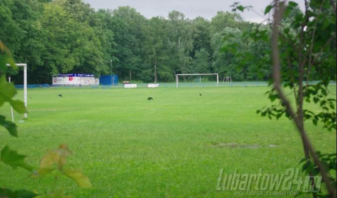 Lewart potrzebuje pieniędzy na nową murawę