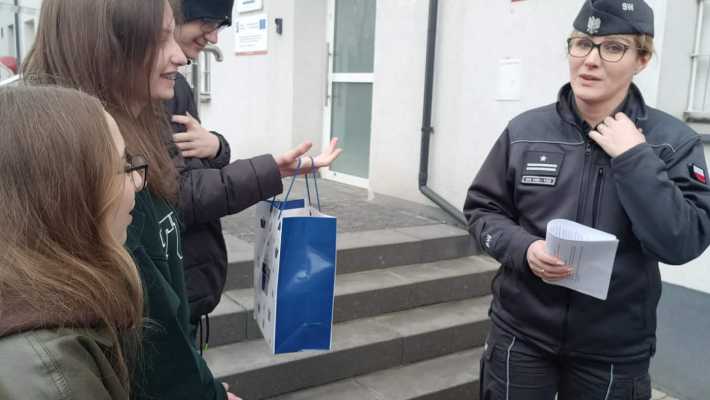 Za murami i ponad barierami - lekcja, która zmienia spojrzenie