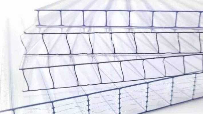 Czy poliwęglan żółknie? Fakty, mity i realna trwałość w zastosowaniach zewnętrznych