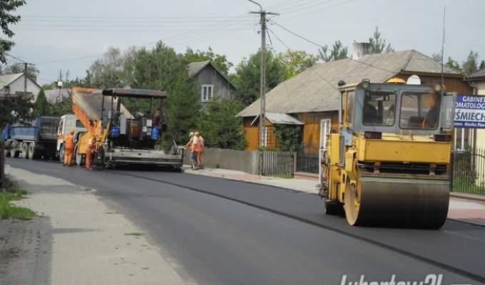 Stan dróg w powiecie poprawia się