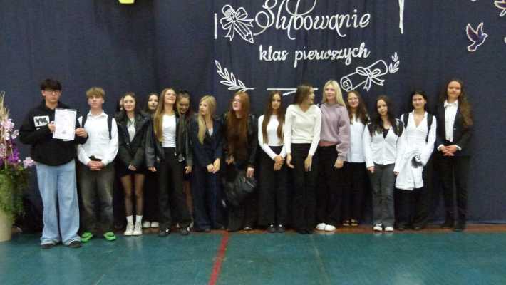 Dzień Edukacji Narodowej i ślubowanie klas pierwszych - wyjątkowa uroczystość w RCEZ