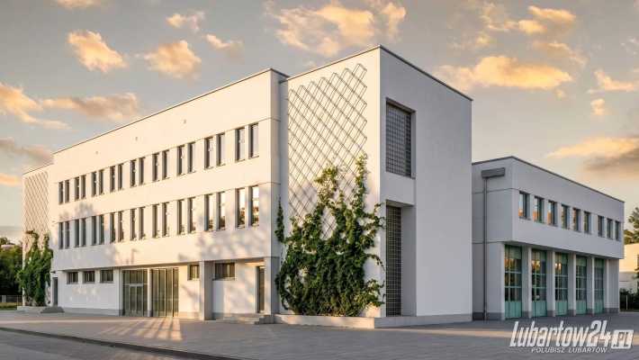 Sala widowiskowa, fitness, czytelnia - zobacz, co ma powstać w budynku dawnej komendy