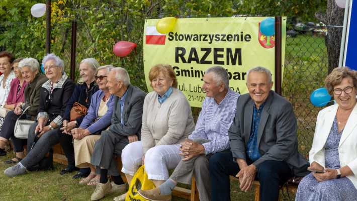 Sportowe emocje, uśmiechy i dobra zabawa – seniorzy z terenu gminy Lubartów pokazali, że wiek to tylko liczba
