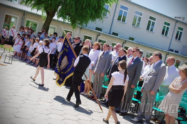 Nadanie imienia i sztandaru Szkole Podstawowej w Łucce