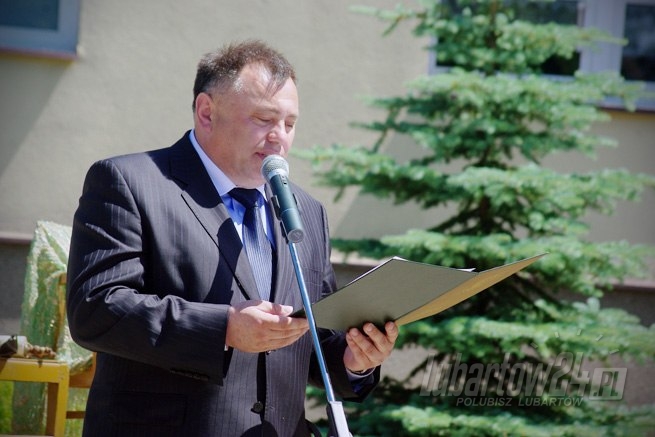 Nadanie imienia i sztandaru Szkole Podstawowej w Łucce