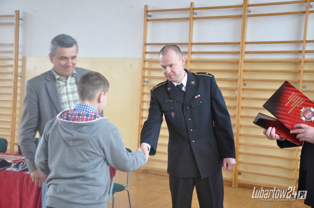 TURNIEJ WIEDZY POŻARNICZEJ W GMINIE NIEDŹWIADA