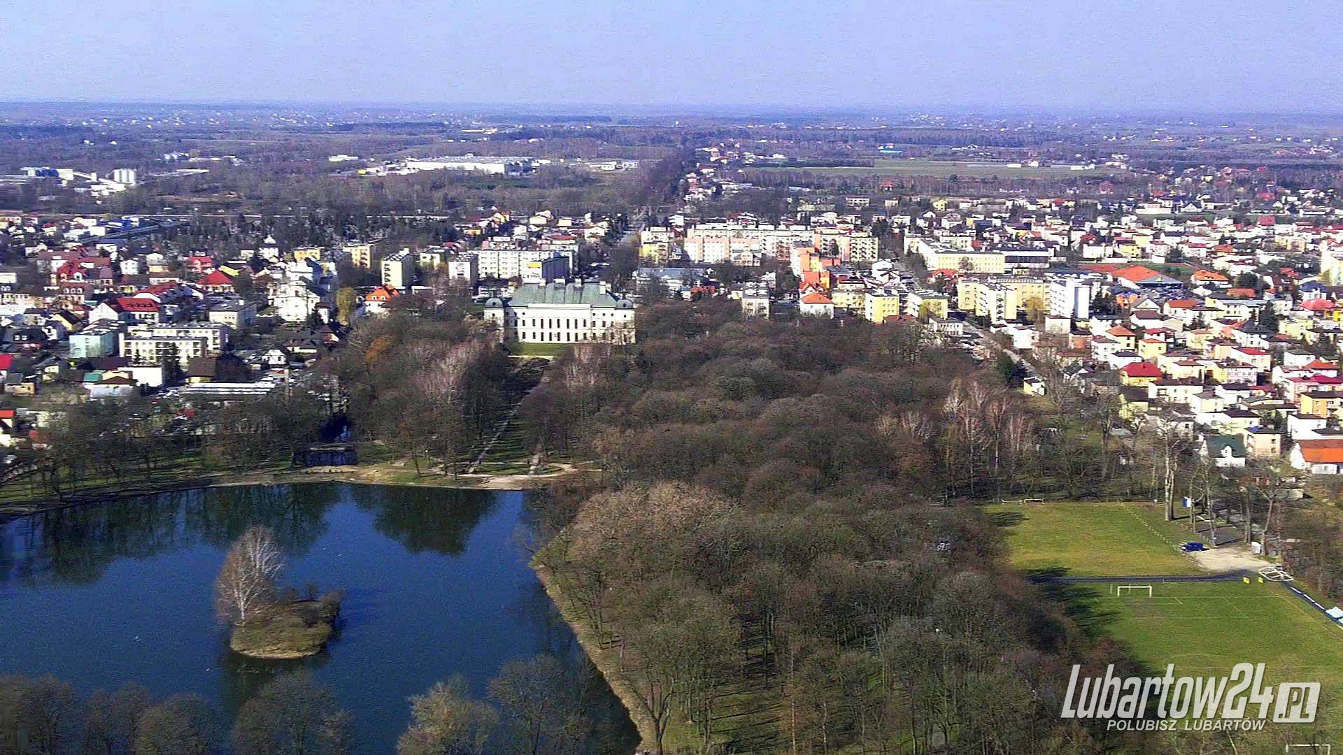 Park i pałac wiosną 2016