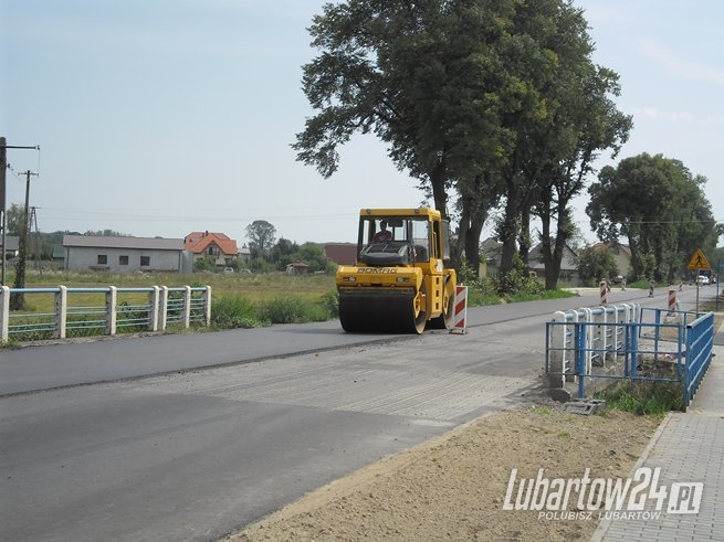 Prace przy przebudowie drogi Kamionka - Kozłówka
