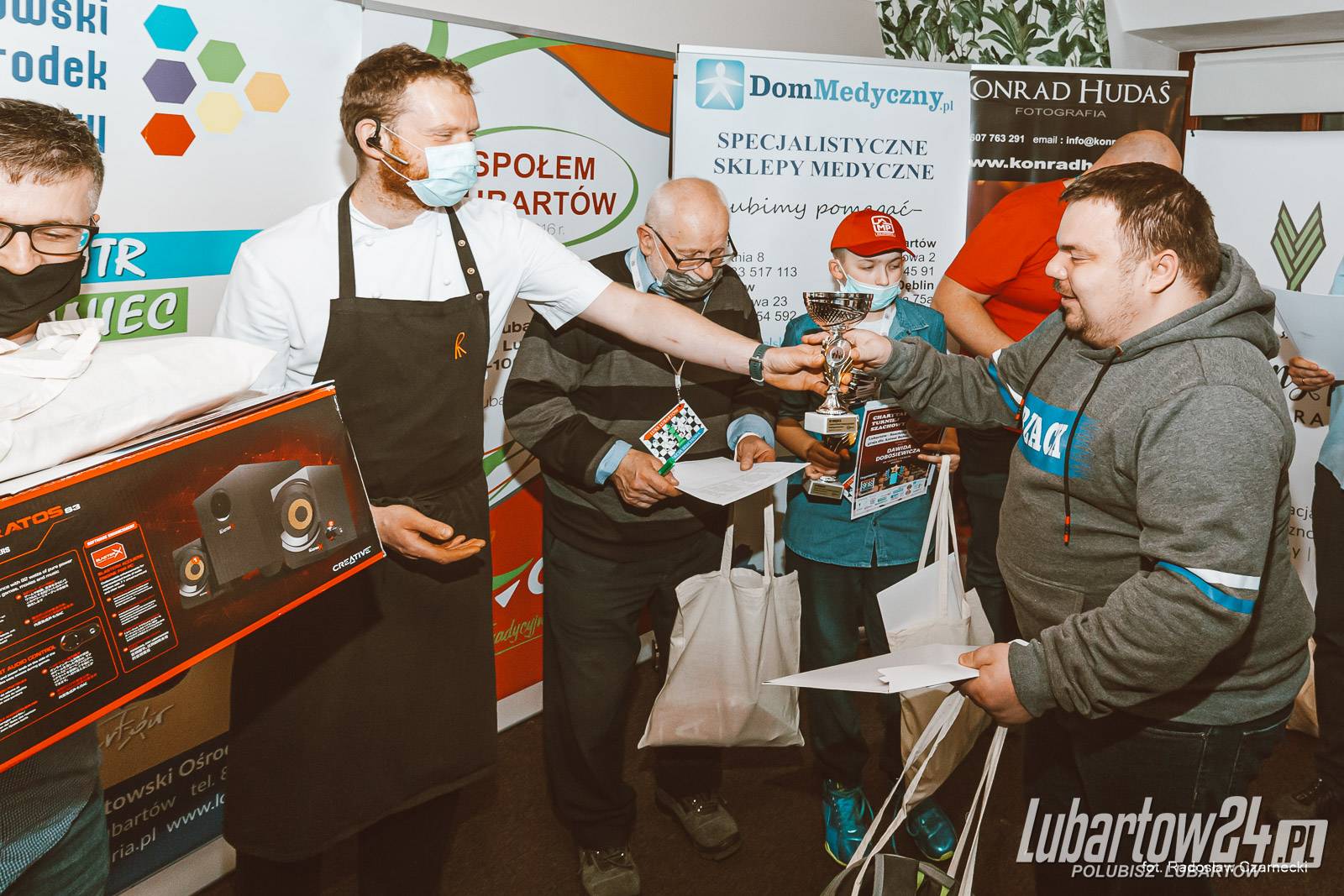Szachiści zagrali dla Antosi Bober