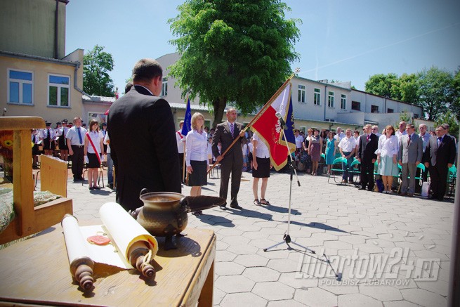 Nadanie imienia i sztandaru Szkole Podstawowej w Łucce