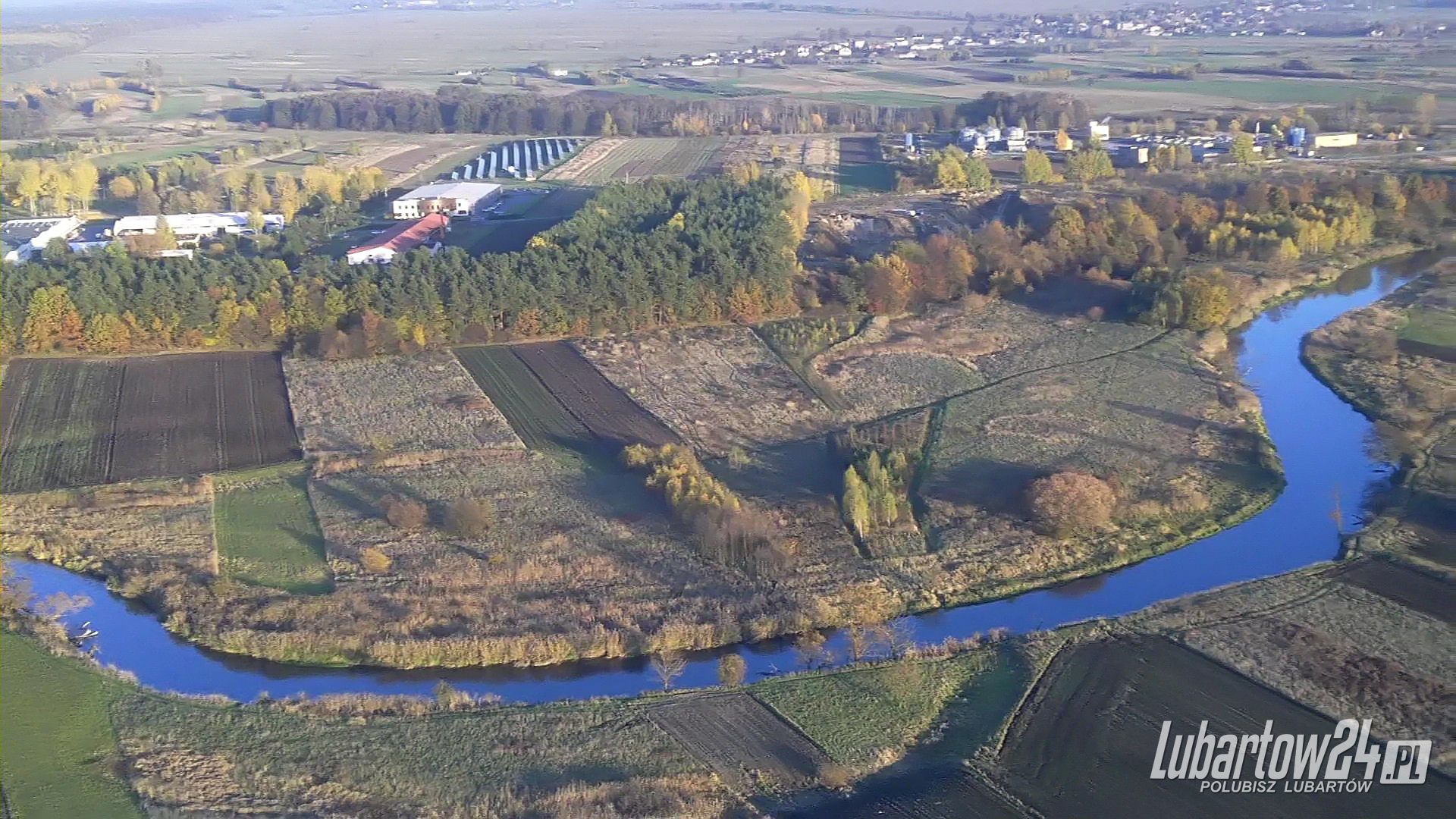 Wieprz obok byłej Garbarni Lubartów SA jesienią 2015r.