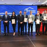 Azbest w odwrocie. Gminy z naszego powiatu podpisały umowy na jego usuwanie