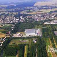 Ulica Lipowa, na końcu z pałacem Sanguszków. Pośrodku portugalskie centrum logistyczne na Polskę wschodnią.