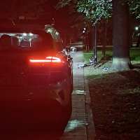 Kolejny wypadek z hulajnogą elektryczną. Ucierpiał pieszy spacerujący w parku